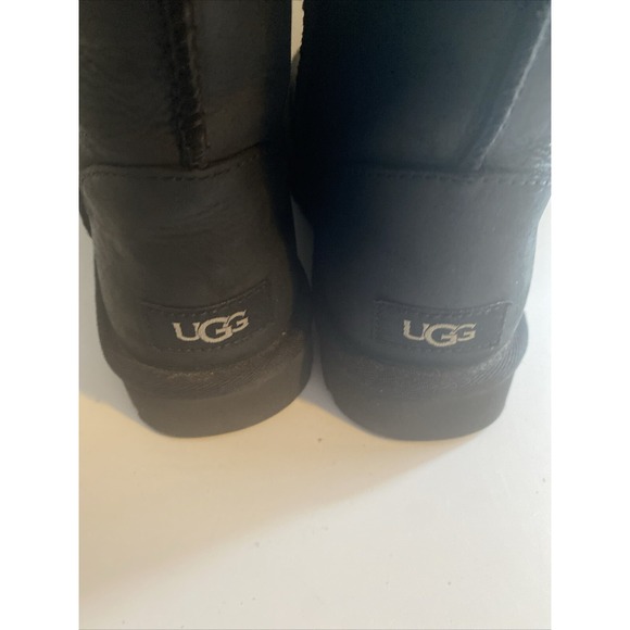 UGG Australia Style Ladies 1016559 Classic Short Black Leather Boots Size 7M - Picture 13 of 14